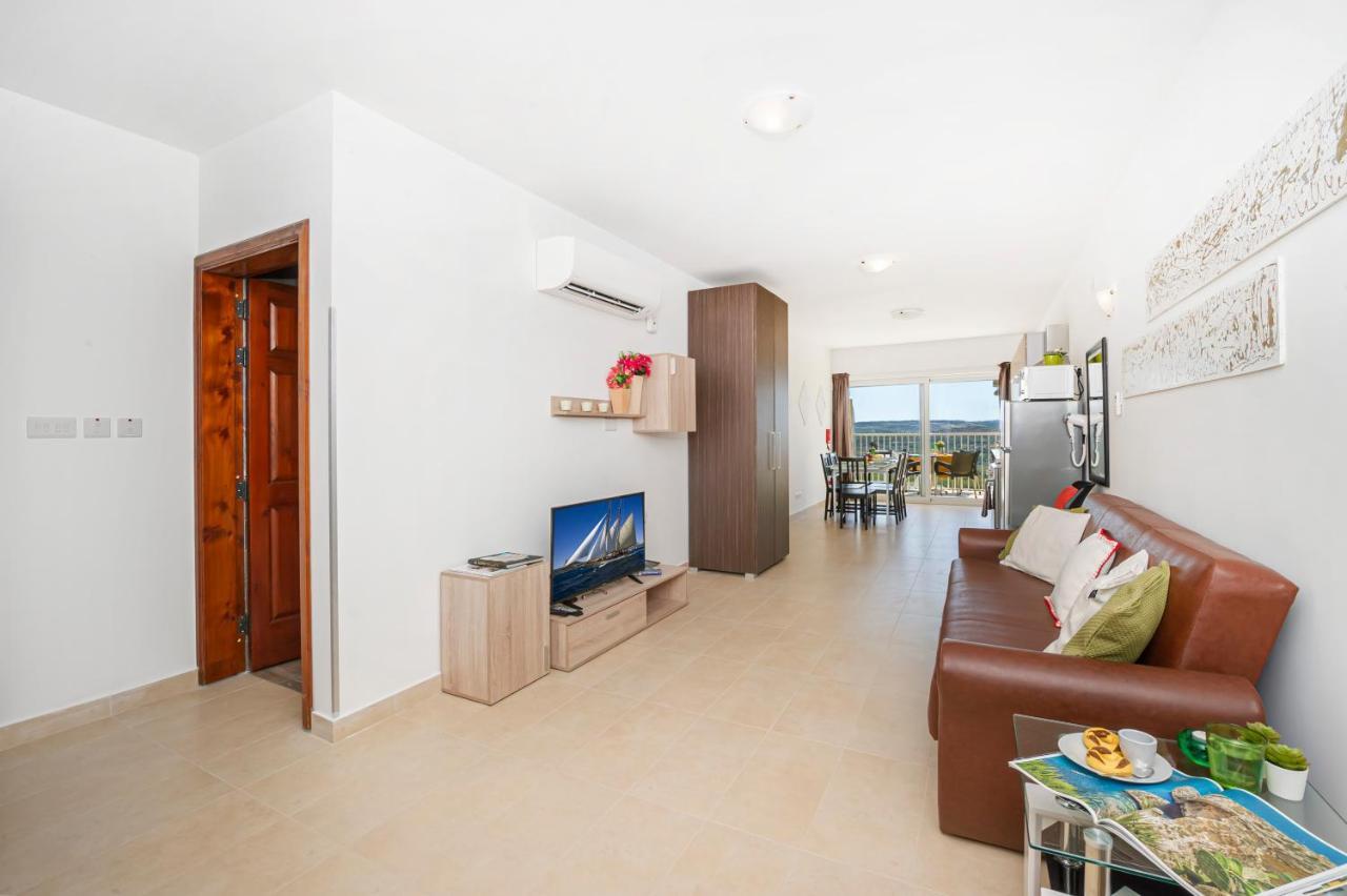 Summer Breeze Apartment With Panoramic Terrace - By Getawaysmalta Мелліха Екстер'єр фото