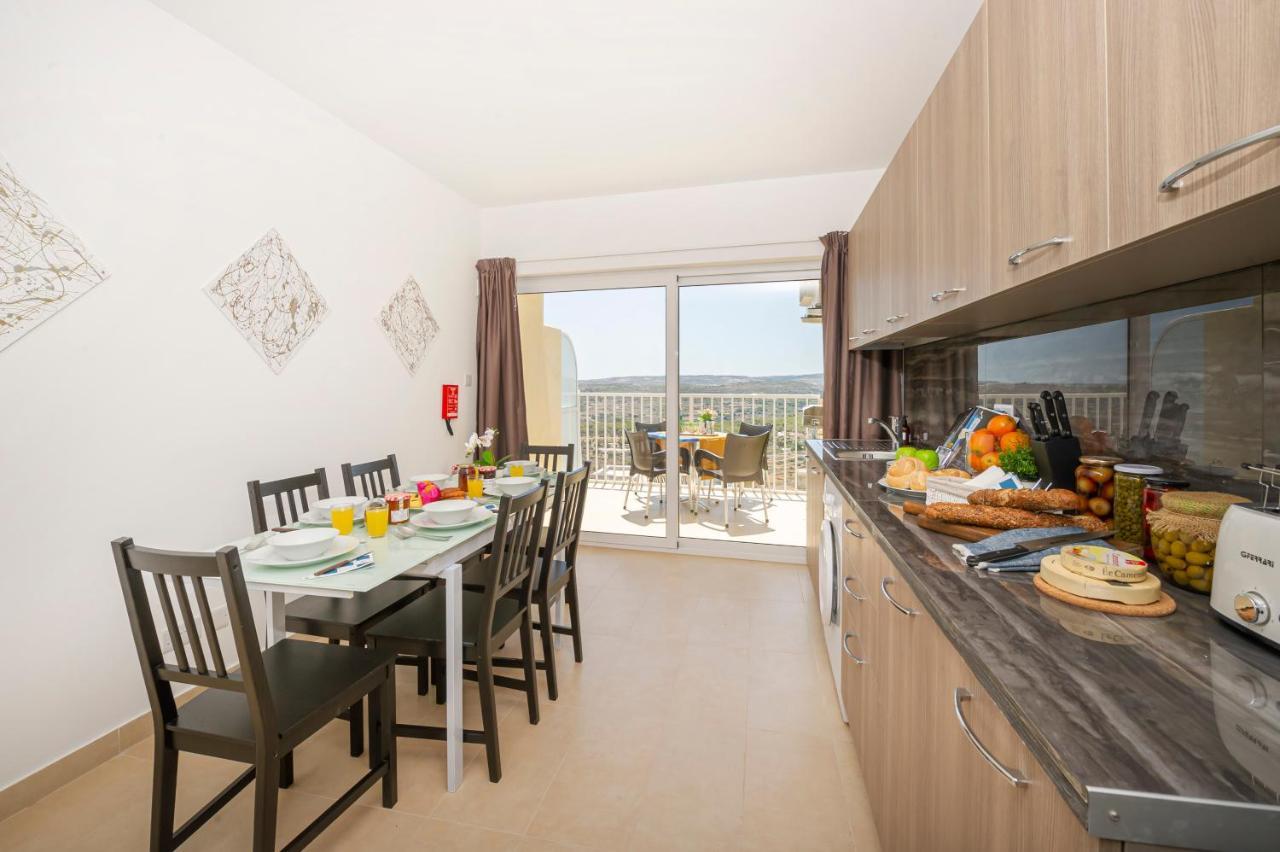 Summer Breeze Apartment With Panoramic Terrace - By Getawaysmalta Мелліха Екстер'єр фото