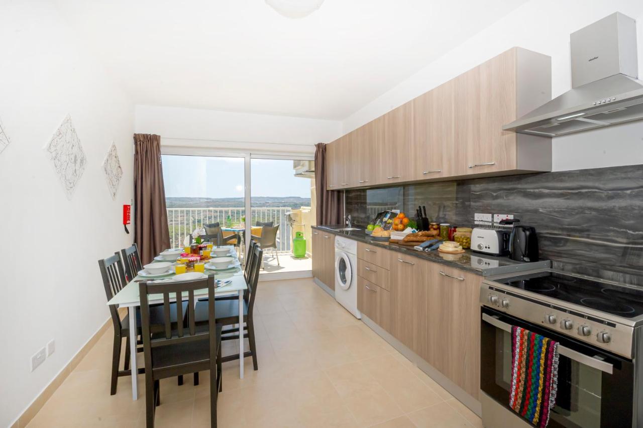 Summer Breeze Apartment With Panoramic Terrace - By Getawaysmalta Мелліха Екстер'єр фото