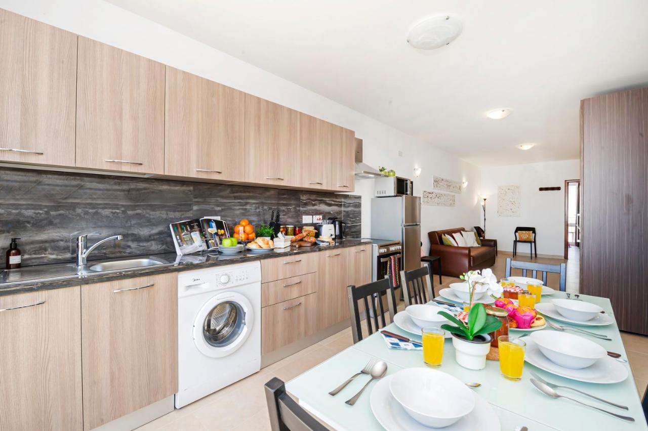 Summer Breeze Apartment With Panoramic Terrace - By Getawaysmalta Мелліха Екстер'єр фото